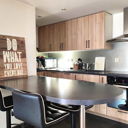 Spacious Apartment With Parking In Bordeaux Exterior photo