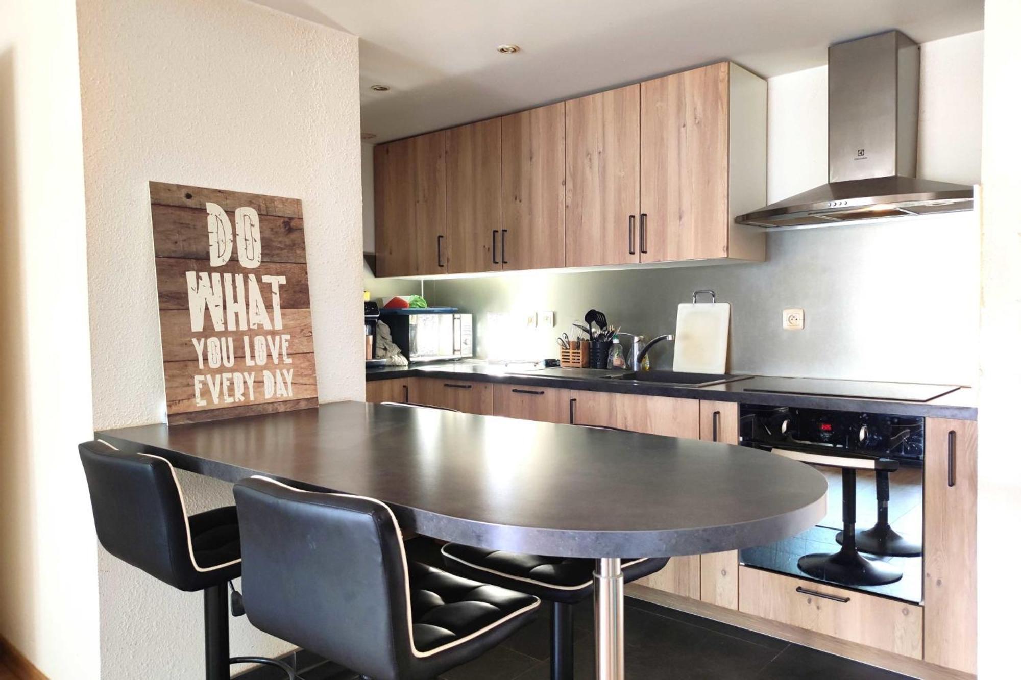 Apartamento Spacious With Parking In *